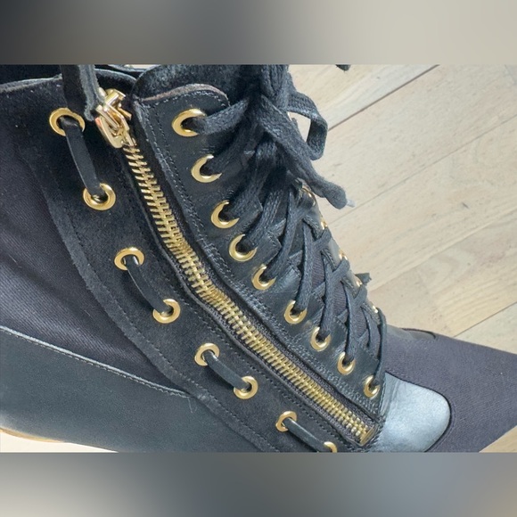 Nine West black tie up booties with zipper. Size 7 1/2 - Picture 3 of 15